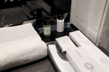 opo hotel iffco chowk