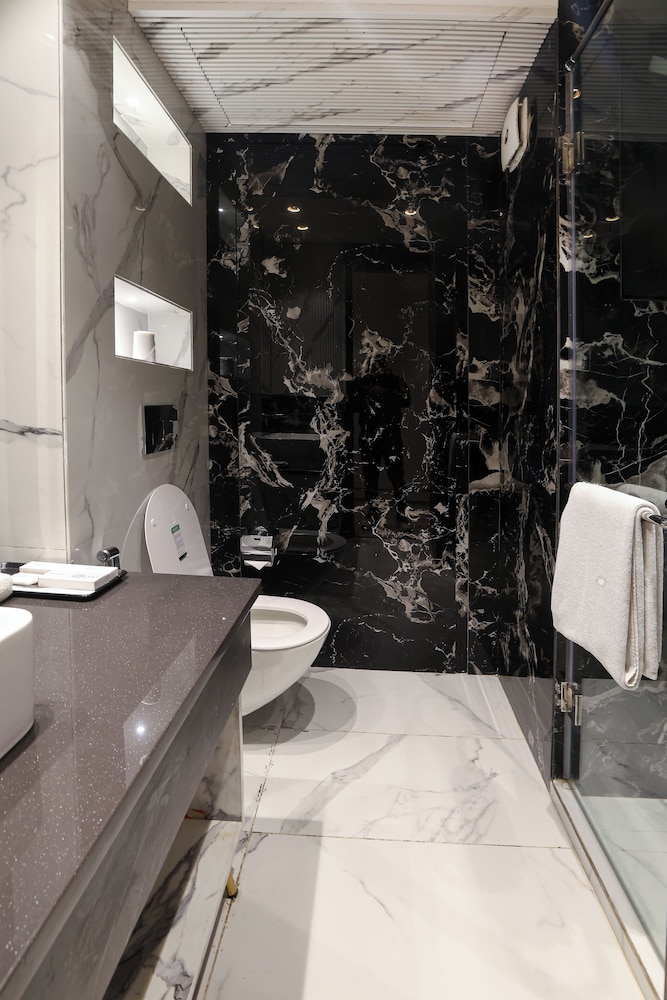 opo hotel iffco chowk