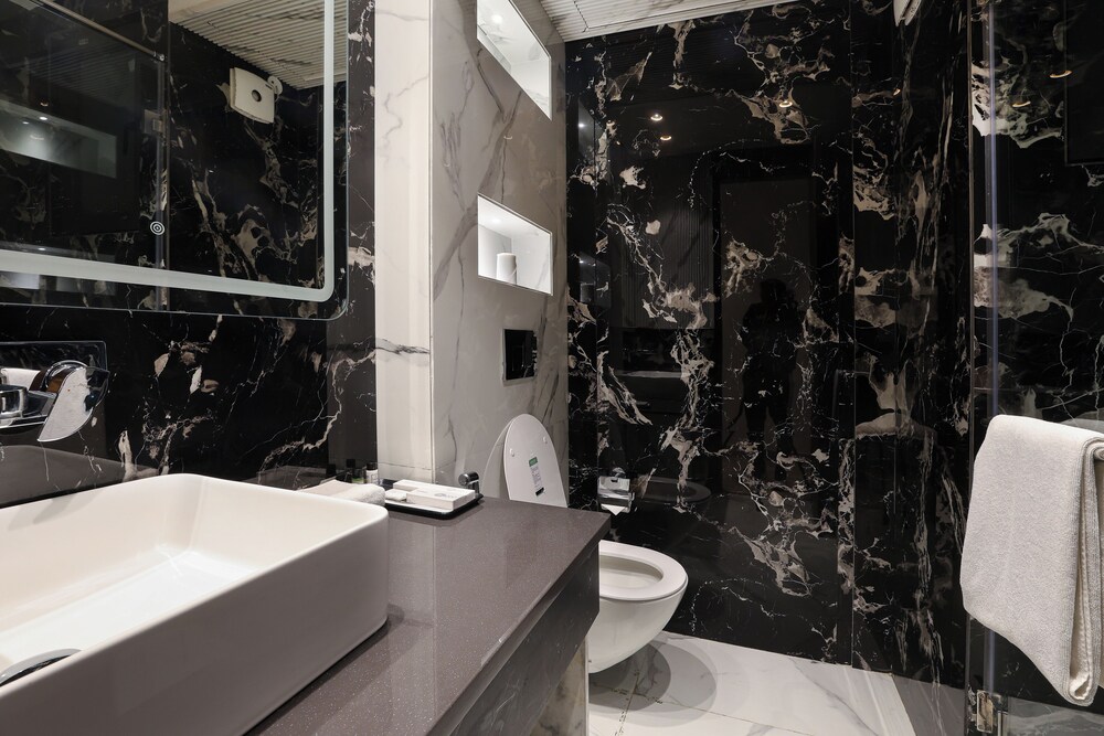 opo hotel iffco chowk