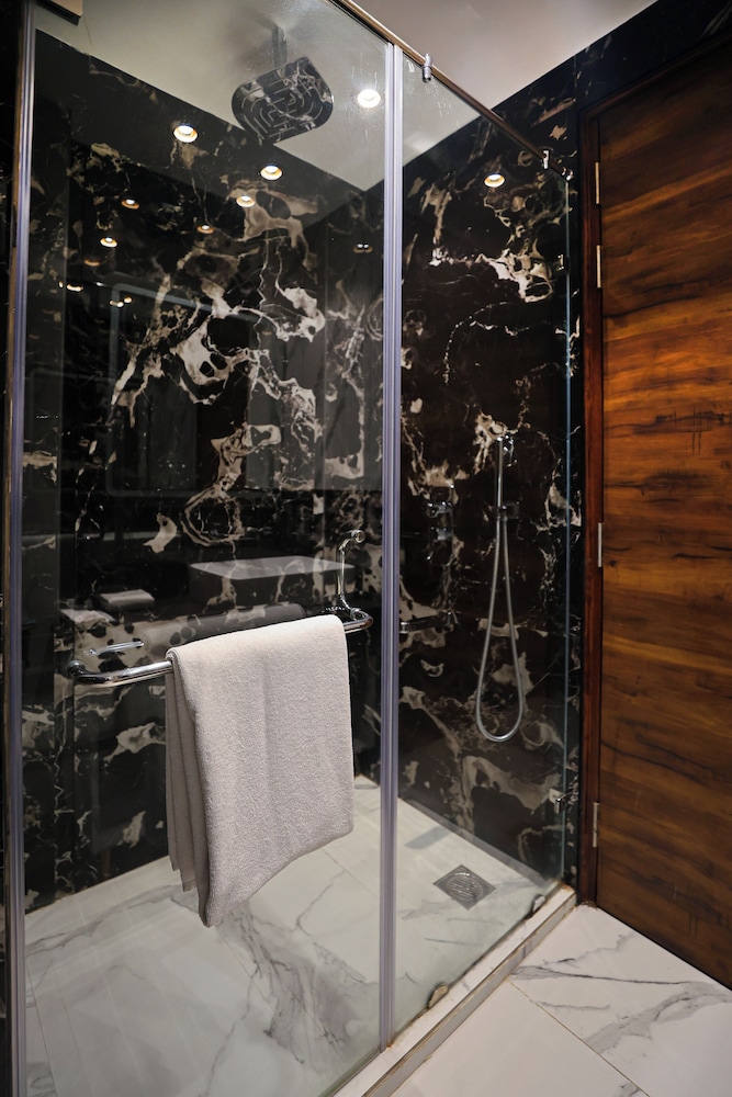 opo hotel iffco chowk