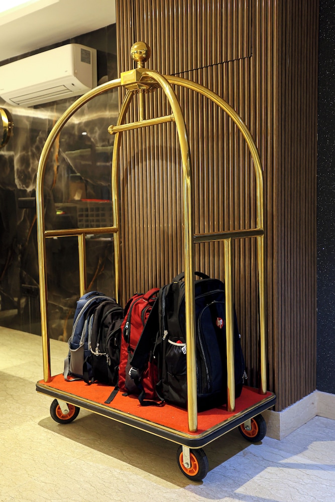 opo hotel iffco chowk