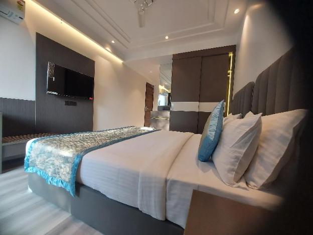 opo hotel iffco chowk