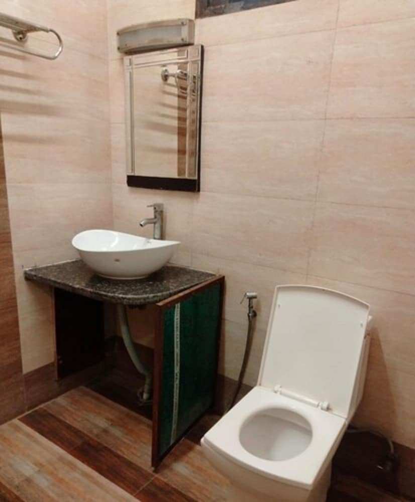 del fox hotel delhi airport
