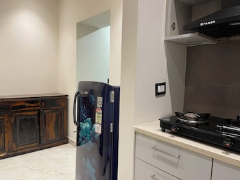 Bedchambers Saket,,3 star