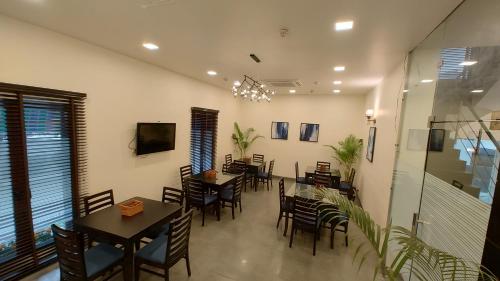 saltstayz select nehru place and new friends colony
