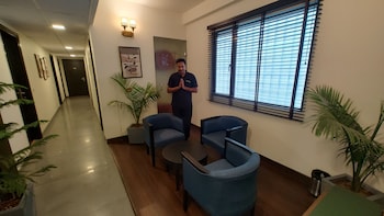 saltstayz select nehru place and new friends colony