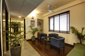 saltstayz select nehru place and new friends colony