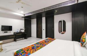 hotel grey sky