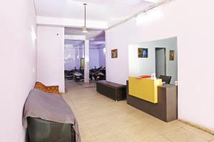 Twamev Punjabi Bagh,Trinagar, Near Rampura School Road,2 star