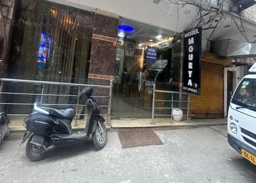 hotel mourya deluxe