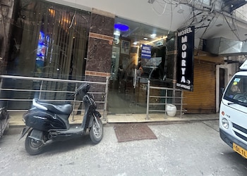hotel mourya deluxe