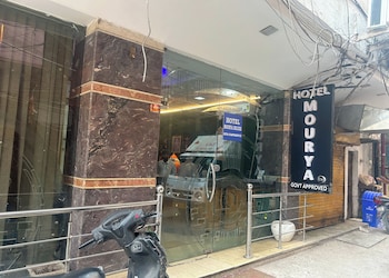 hotel mourya deluxe