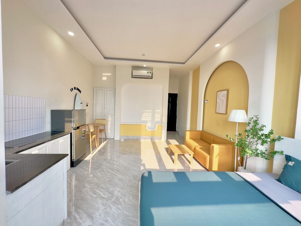 corgi house danang