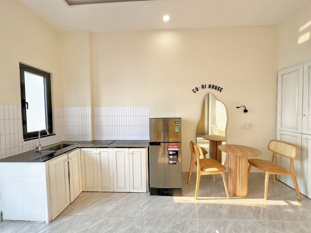 corgi house danang