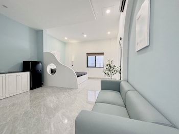 corgi house danang
