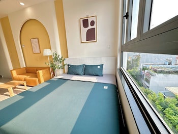 corgi house danang