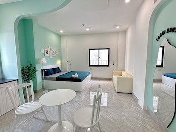 corgi house danang