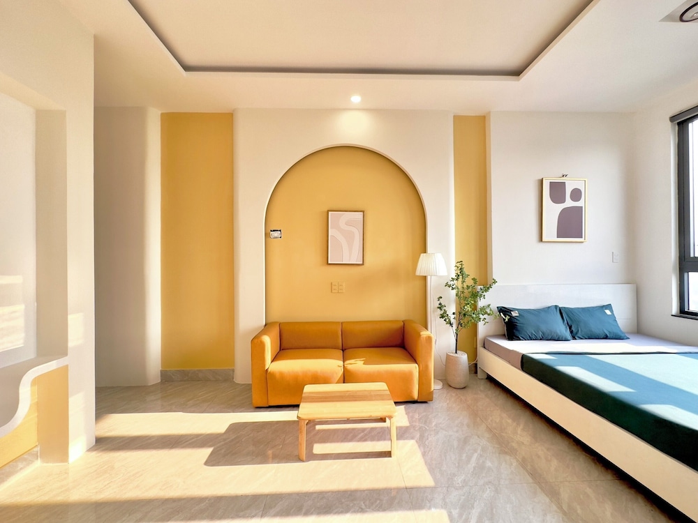 corgi house danang