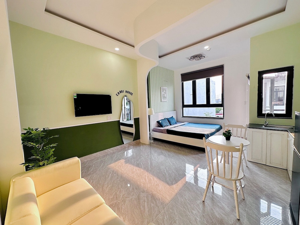 corgi house danang