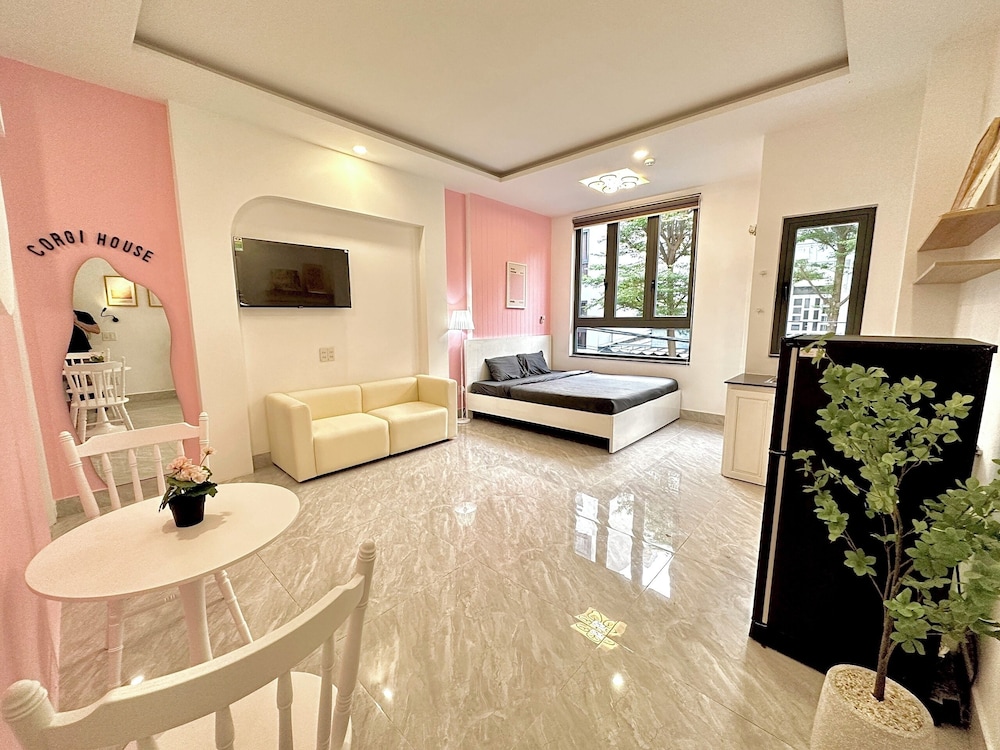 corgi house danang