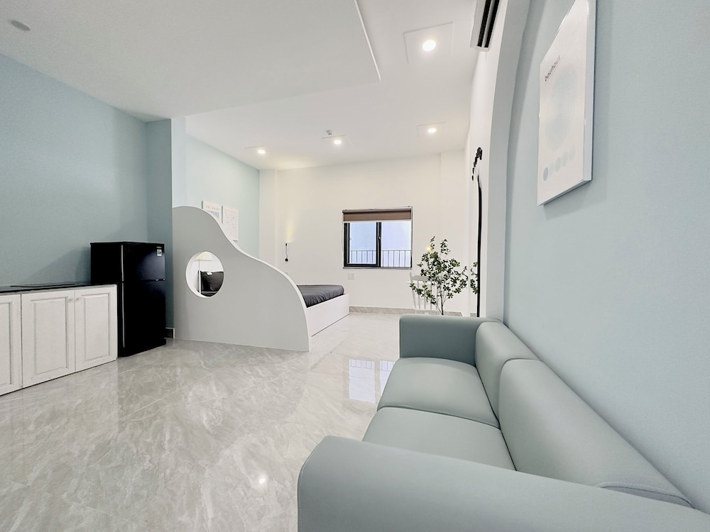 corgi house danang