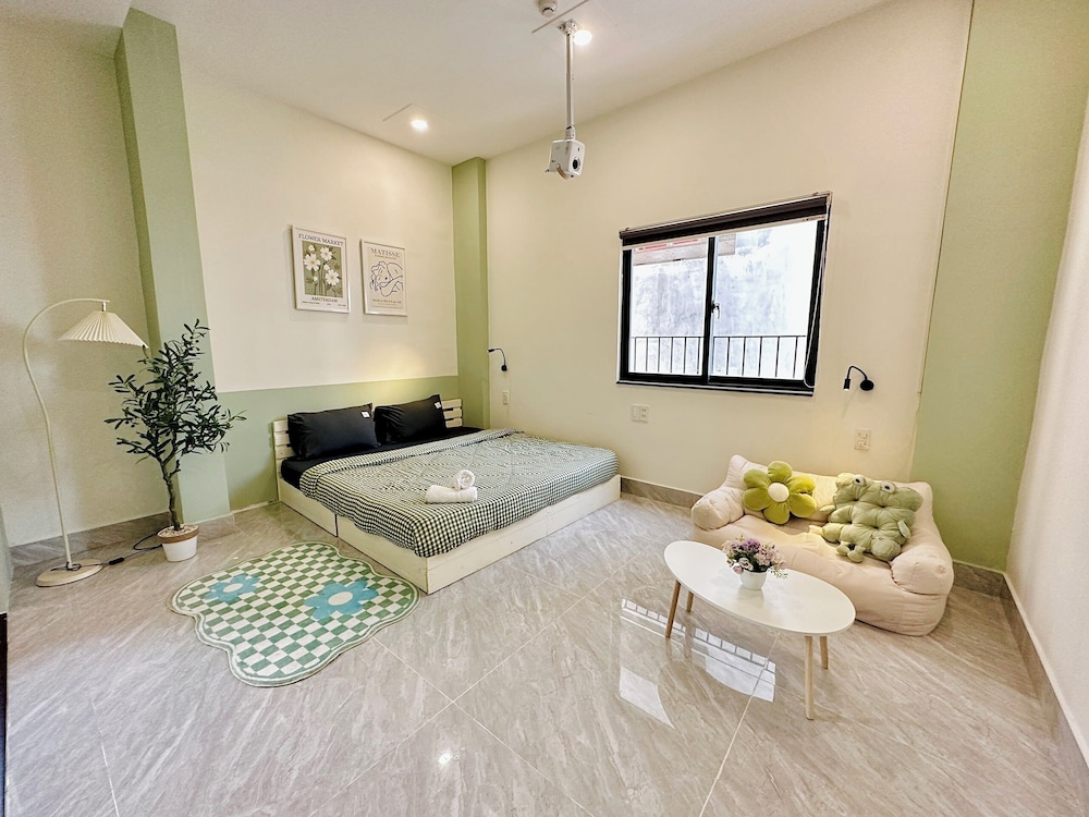 corgi house danang