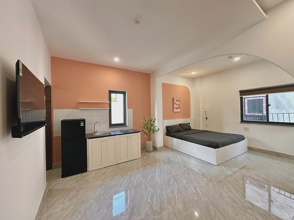 corgi house danang