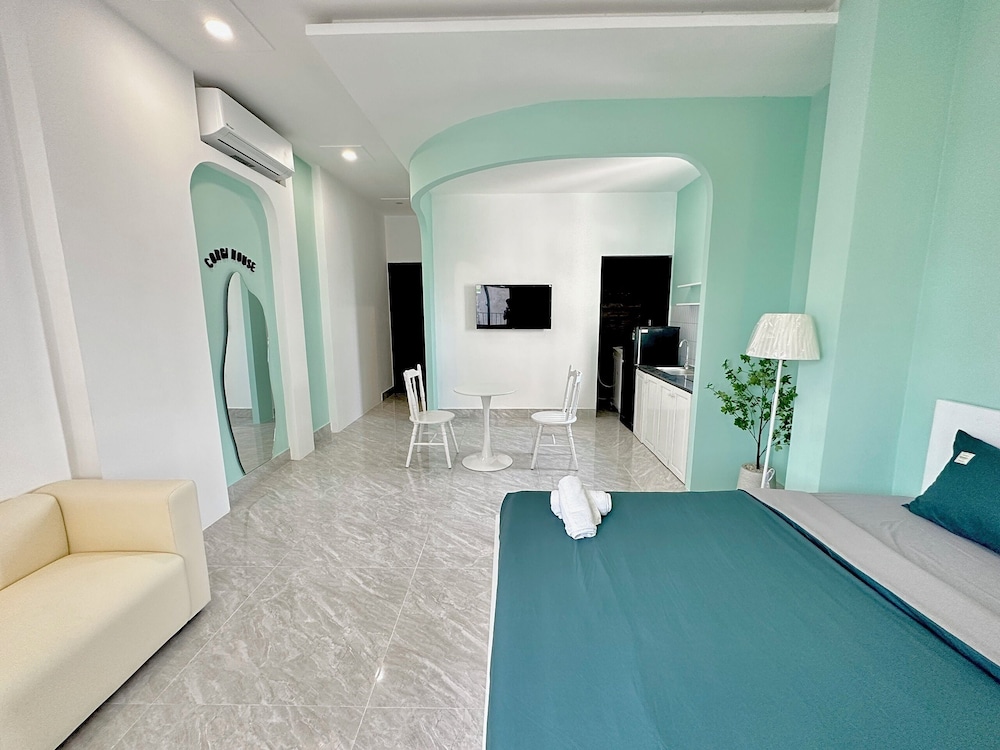 corgi house danang