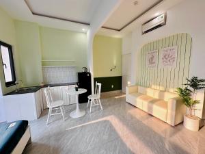 corgi house danang