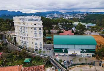 calyssa hotels and village