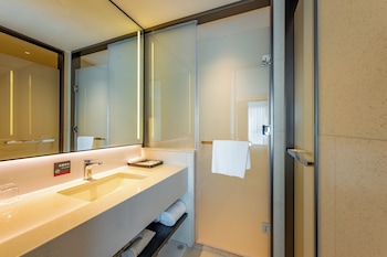 even qingdao laoshan an ihg hotel