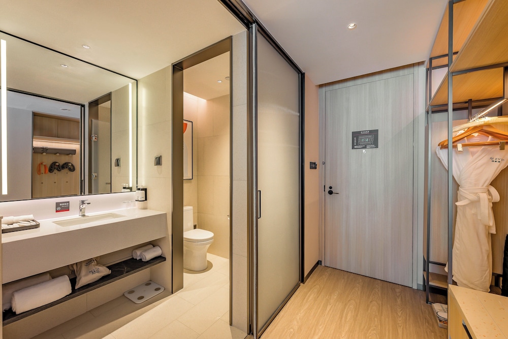 even qingdao laoshan an ihg hotel