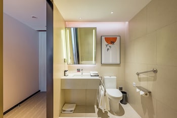 even qingdao laoshan an ihg hotel