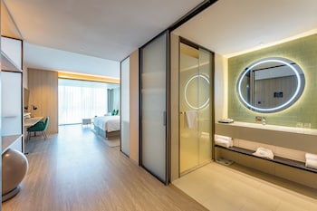 even qingdao laoshan an ihg hotel