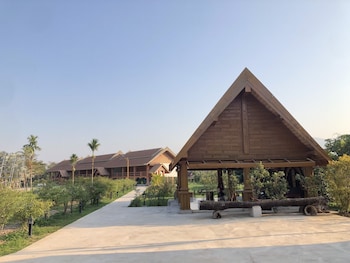 vang vieng romantic place resort