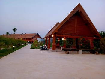 vang vieng romantic place resort