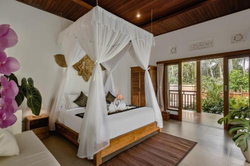 ratni ubud villa