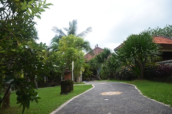 Medori Putih Homestay,Jl. Pemutih (To Impossible Beach ) No 1A,2 star