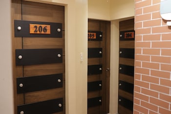 cerca hotel
