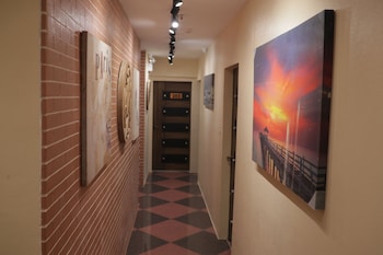 cerca hotel