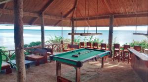 tahanan resort sunset beach club