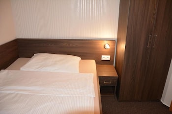 hotel almond