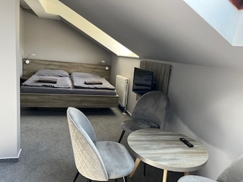 hotel almond