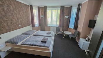 hotel almond