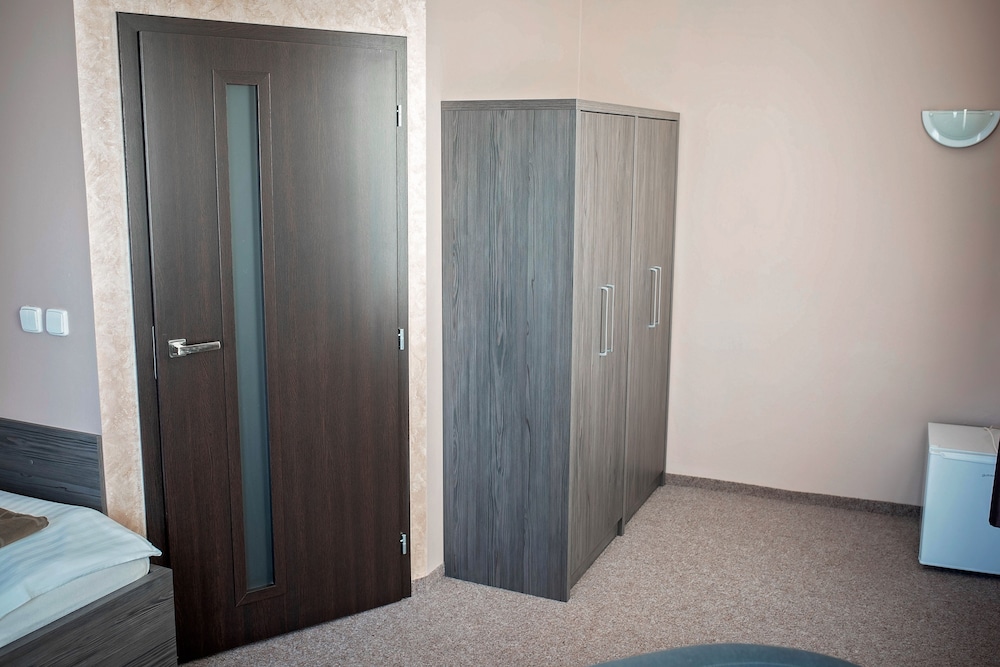 hotel almond