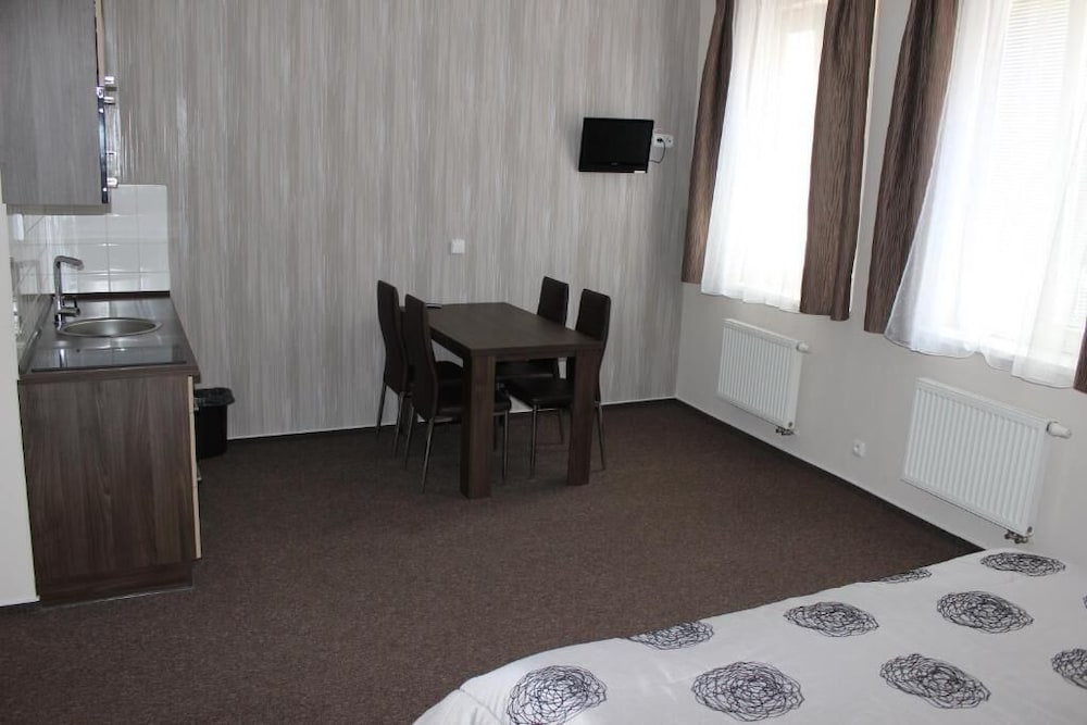 hotel almond