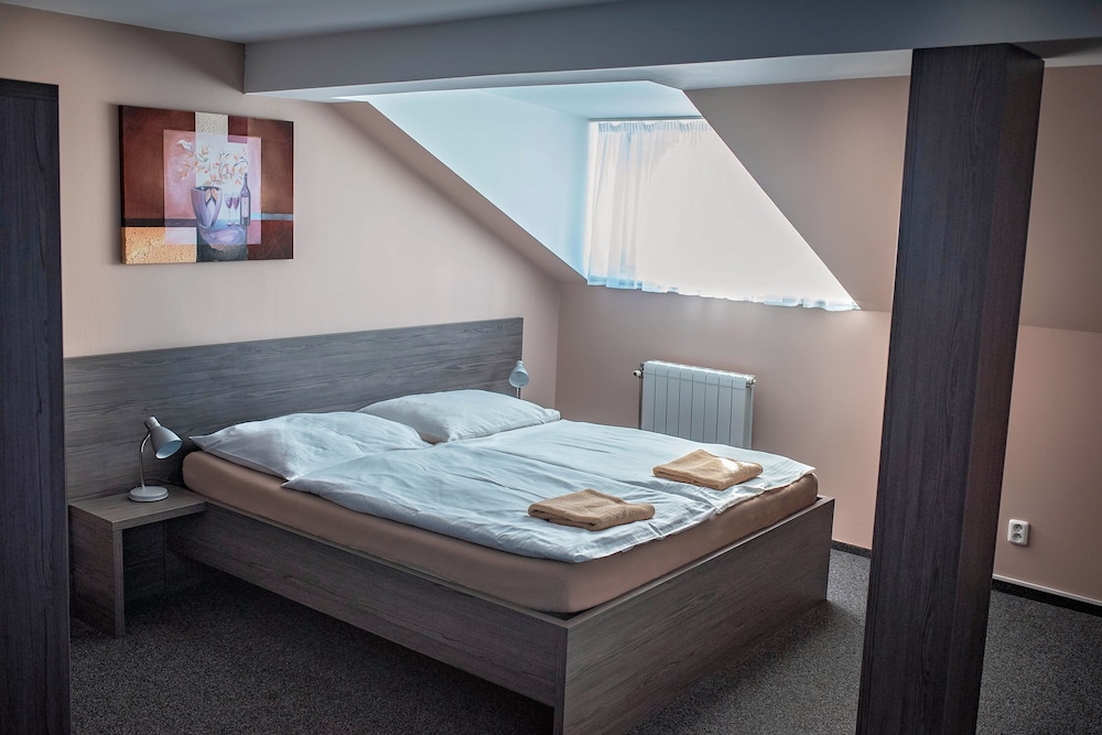 hotel almond