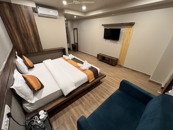 Grand Falcon,,3 star