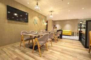 Aurum Keys By Vyda,,3 star