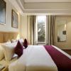 saltstayz select galleria market and golf course road
